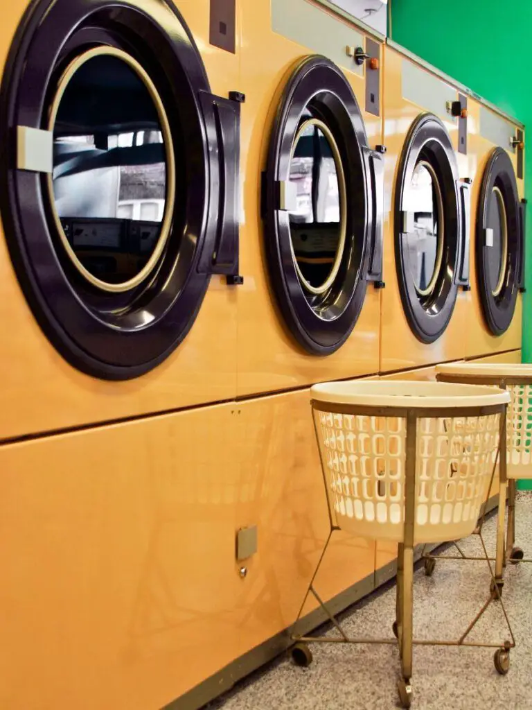 To start a laundromat business with no money, it's important to create a solid small business plan.